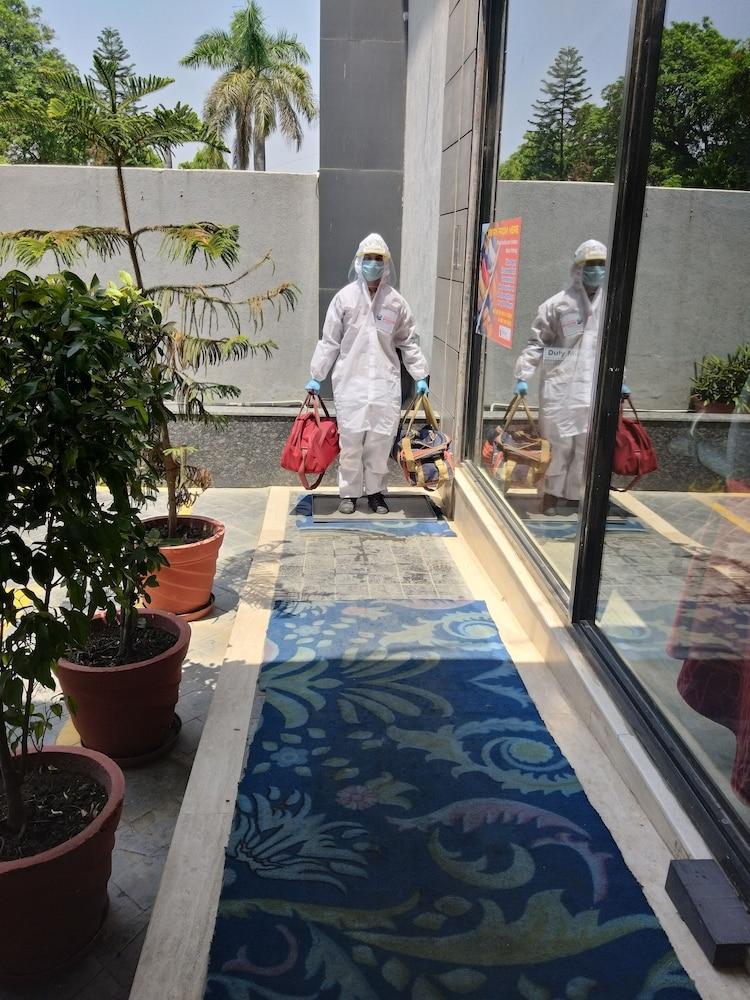 Ramada Encore Jalandhar Exterior foto