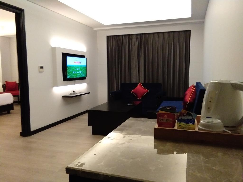 Ramada Encore Jalandhar Exterior foto