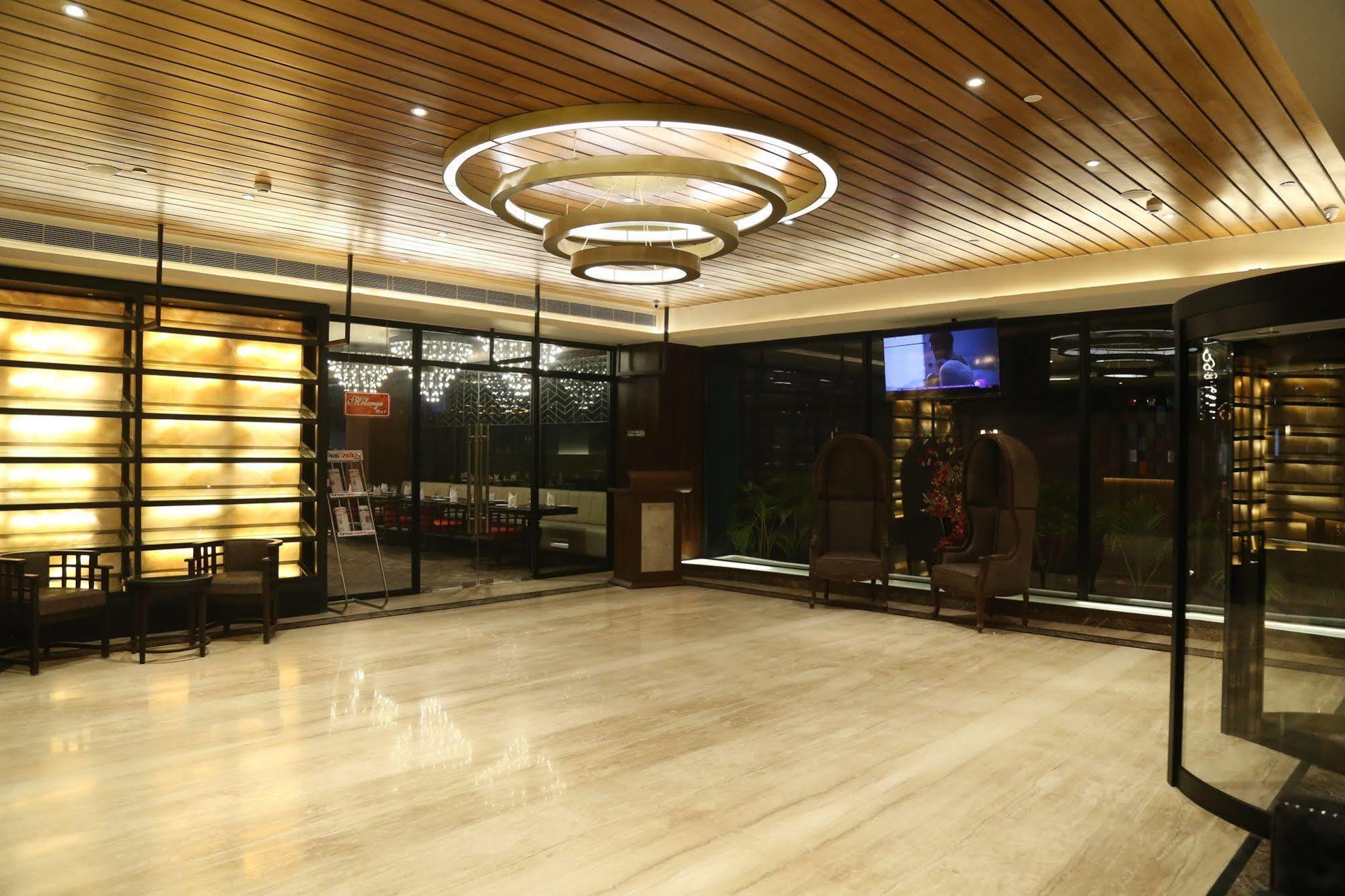 Ramada Encore Jalandhar Exterior foto